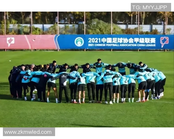 成都羽毛球队荣登羽毛球节奏排行榜第二名展现强劲实力与团队合作精神